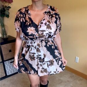 Etiquette Floral Black and Beige Dress Size Medium